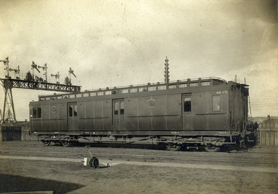 808494 Afbeelding van van het postrijtuig L 478 (serie L 469-480) van de H.S.M.